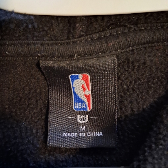 Los Angeles Lakers Black Hoodie - Picture 4 of 5